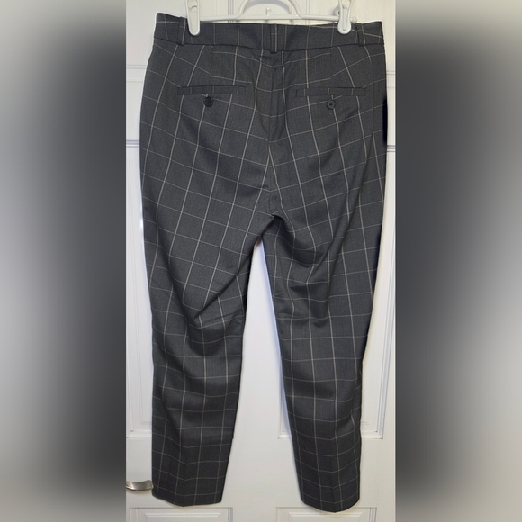 Banana Republic Mid-Rise Straight Ankle Length Gray Plaid Avery Pants- Size 6 - Picture 3 of 10